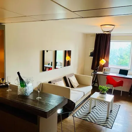 スタンディング ホテル スイーツ バイ アクティソース