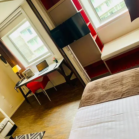 Quality Only Cdg Airport En France 4*