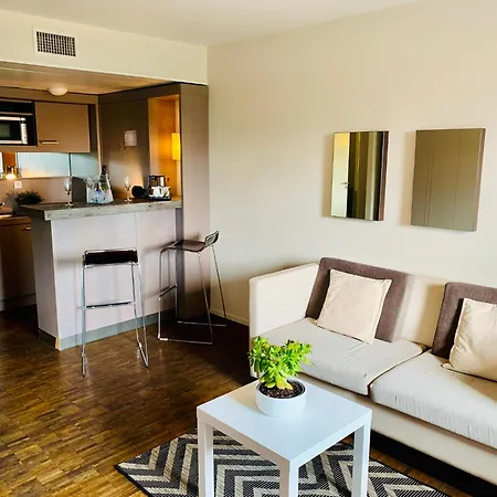 スタンディング ホテル スイーツ バイ アクティソース ロワシー・アン・フランス