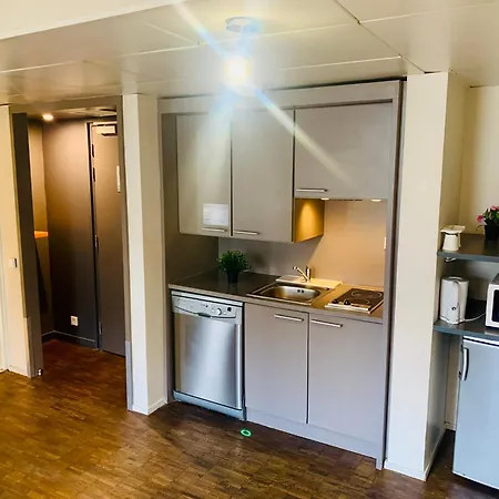 アパートホテル スタンディング ホテル スイーツ バイ アクティソース 4*