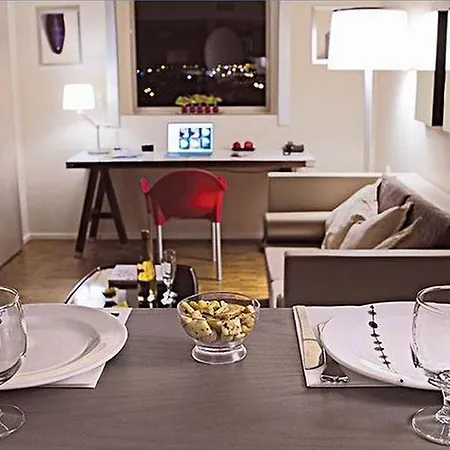 アパートホテル スタンディング ホテル スイーツ バイ アクティソース ロワシー・アン・フランス