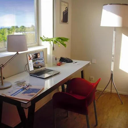 スタンディング ホテル スイーツ バイ アクティソース アパートホテル ロワシー・アン・フランス