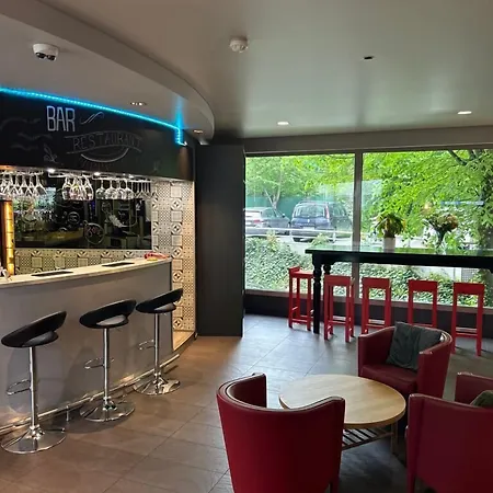 阿克蒂苏尔斯施坦丁套房酒店 公寓式酒店