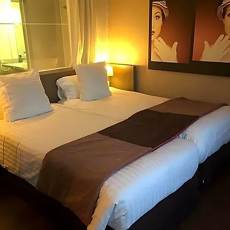 阿克蒂苏尔斯施坦丁套房酒店 4*
