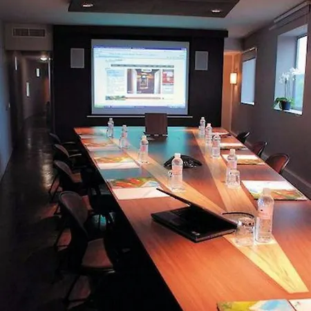 Aparthotel Standing By Actisource